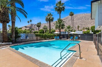 372 S Belardo Rd in Palm Springs, CA - Building Photo - Building Photo