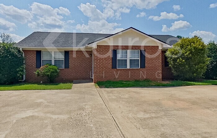 370 Deer Park Dr in Athens, GA - Foto de edificio