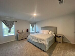 6725 Sarah Ann Way in Laurel Hill, FL - Building Photo - Building Photo