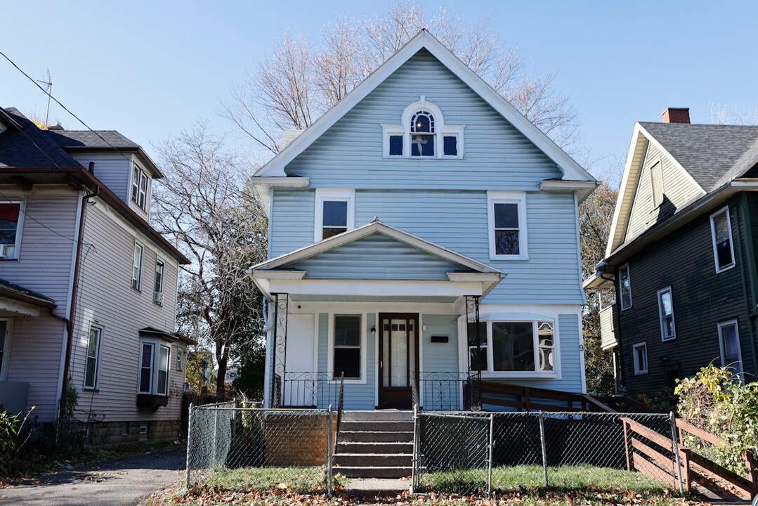 9 Renwood St in Rochester, NY - Building Photo