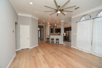 71 N Crossed Birch Pl in Spring, TX - Foto de edificio - Building Photo