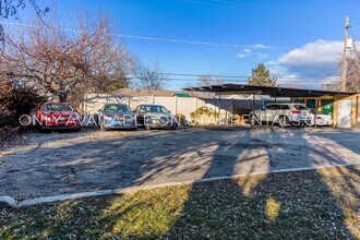 230 W Foxbridge Dr in Midvale, UT - Building Photo - Building Photo