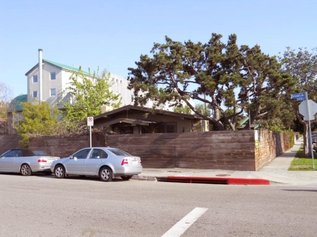 402 Brooks Ave in Venice, CA - Foto de edificio