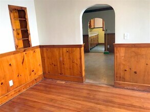 21 Ashland St, Unit 1 in Malden, MA - Foto de edificio - Building Photo