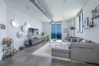 700 NE 25th St, Unit 1604 in Miami, FL - Building Photo - Building Photo