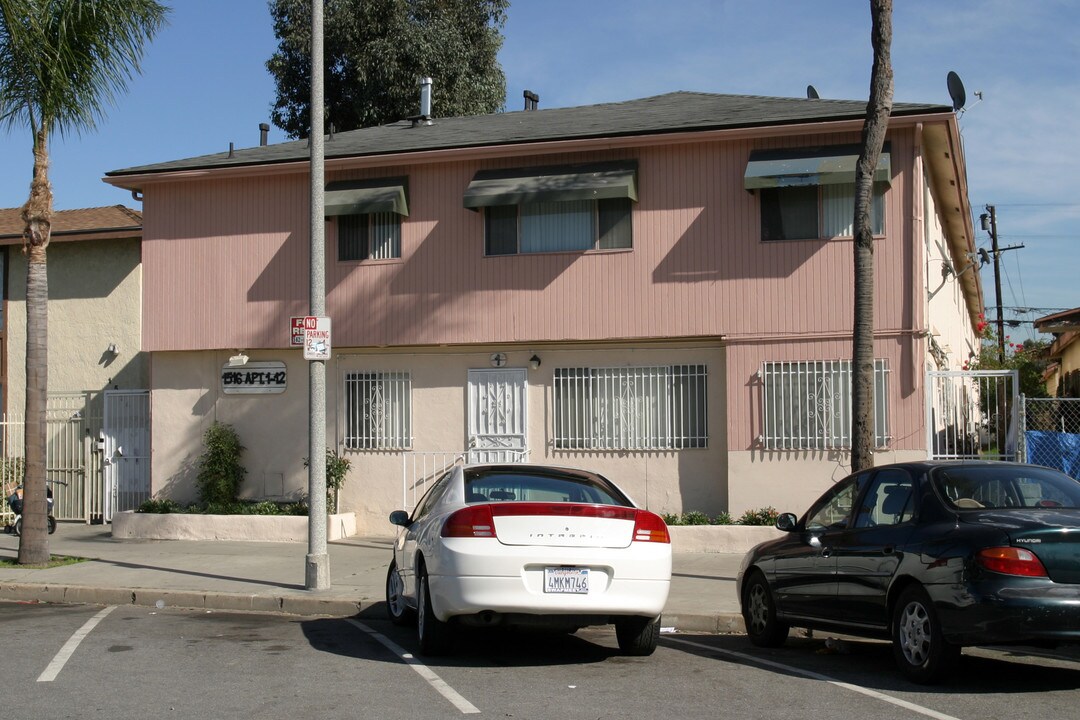 1516 N Stanton Pl in Long Beach, CA - Foto de edificio
