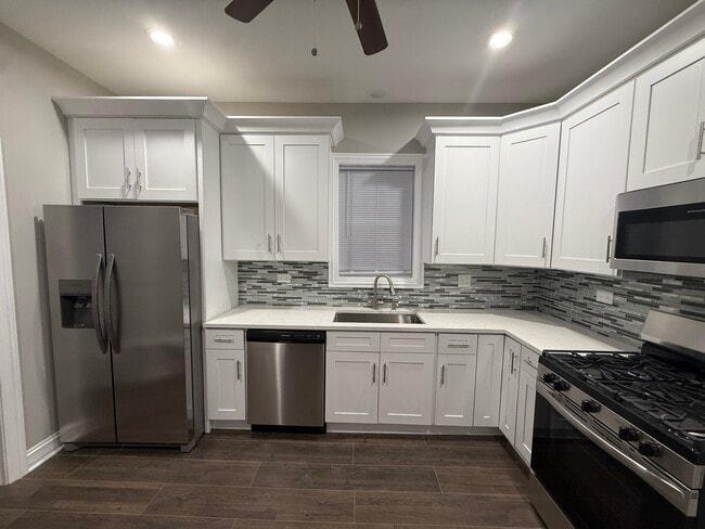 8509 S Brandon Ave in Chicago, IL - Building Photo - Building Photo