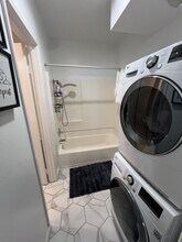 358 Miraleste Dr in Los Angeles, CA - Building Photo - Building Photo