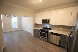 3050 N Clifton Ave in Chicago, IL - Building Photo - Building Photo