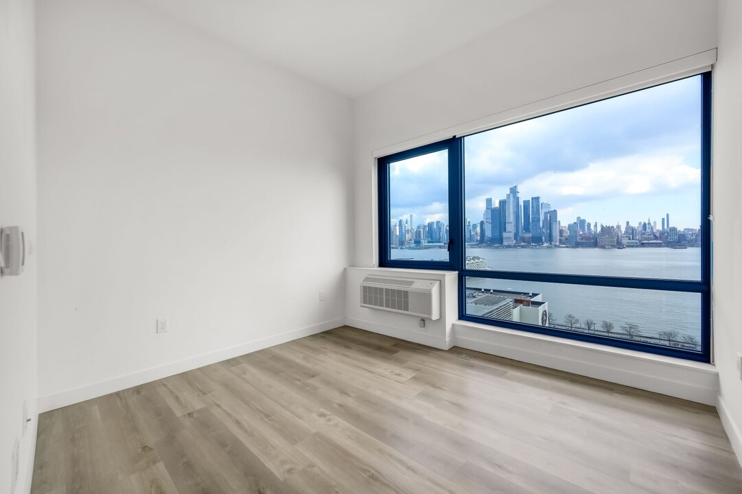 805 Harbor Blvd in Weehawken, NJ - Foto de edificio