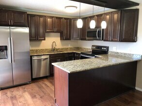 2117 Patty Cir NE in Palm Bay, FL - Building Photo - Building Photo