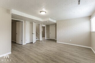 2460 Woodthrush Dr in Sandy, UT - Building Photo - Building Photo