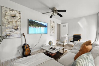 4989 Randlett Dr in La Mesa, CA - Building Photo - Building Photo