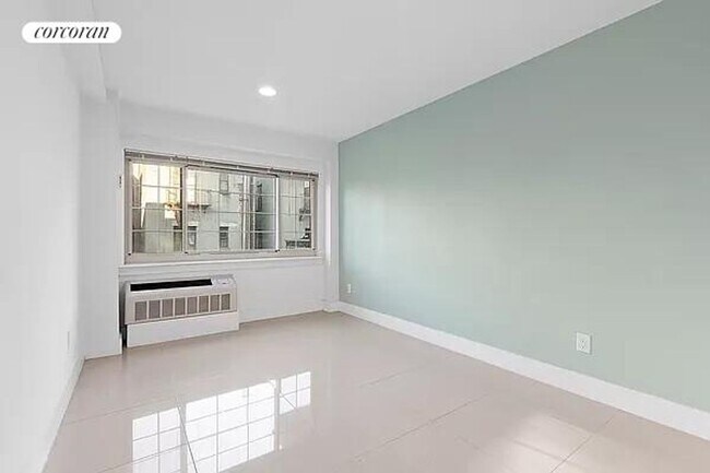 207 W 115th St in New York, NY - Building Photo - Building Photo