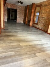 425 N Brady St in Davenport, IA - Building Photo - Building Photo