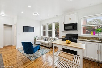 3849 W Ainslie St in Chicago, IL - Building Photo - Building Photo