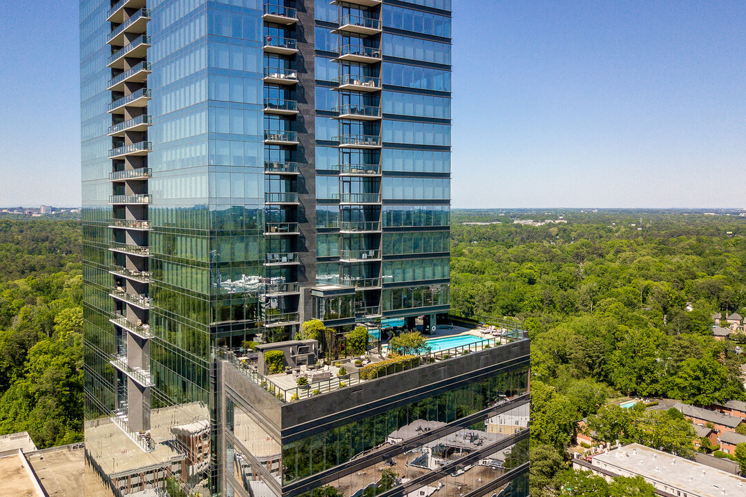 3630 Peachtree Rd in Atlanta, GA - Building Photo