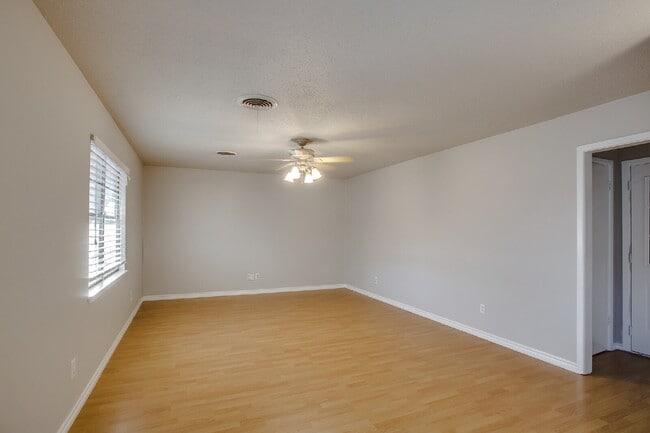 5421 49th St in Lubbock, TX - Building Photo - Building Photo