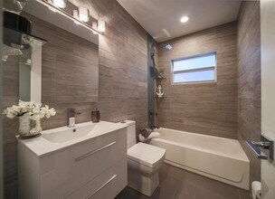 1833 NE 46th St in Fort Lauderdale, FL - Building Photo - Building Photo