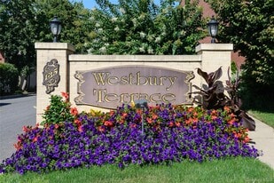 135 Post Ave in Westbury, NY - Building Photo