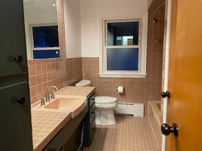 44 Chestnut St in Reinholds, PA - Building Photo - Building Photo