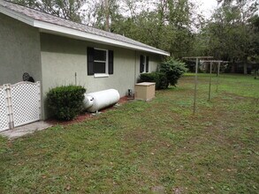 101 NW 3rd St in Micanopy, FL - Building Photo - Building Photo