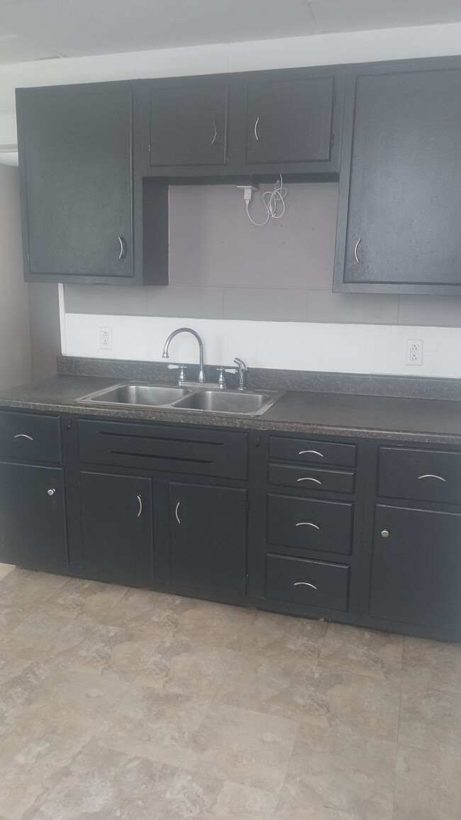 1608 Poplar St in Erie, PA - Building Photo - Building Photo