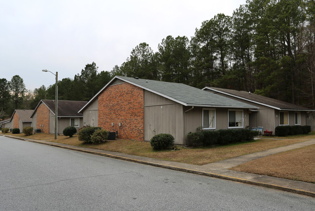 Stonewood Apartments in Phenix City, AL - Building Photo - Building Photo