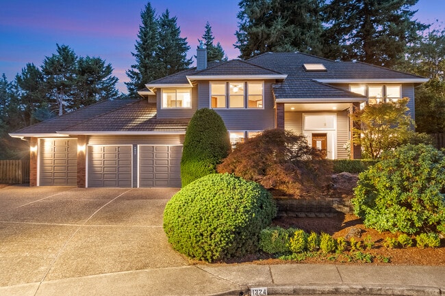 property at 1324 Stonehaven Dr