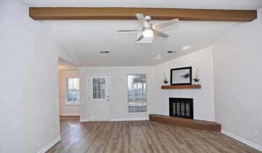 220 Easy St in Hinesville, GA - Building Photo - Building Photo