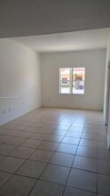 4960 Windward Way in Fort Lauderdale, FL - Building Photo - Building Photo