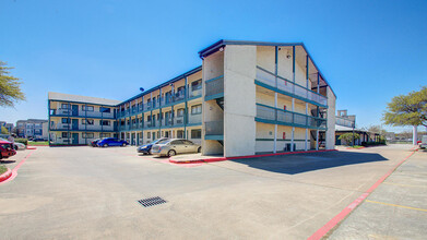 Siegel Suites Houston in Houston, TX - Foto de edificio - Building Photo