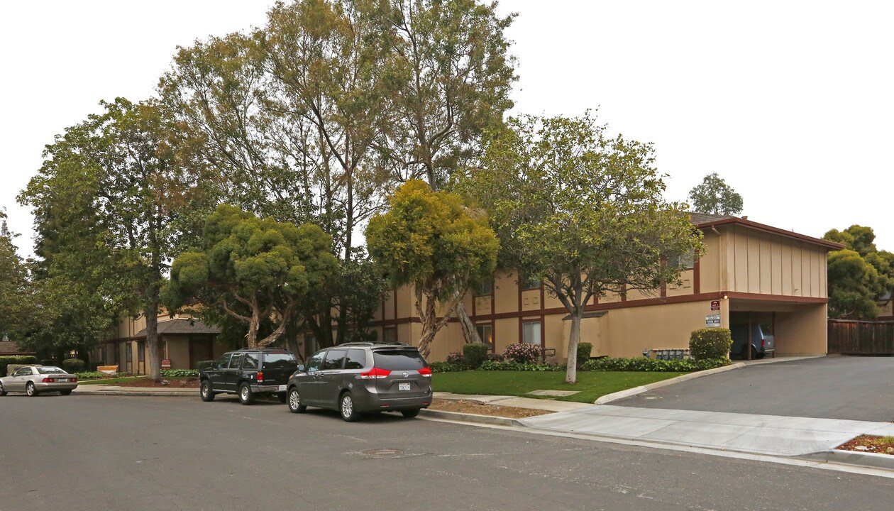 Mira Loma Apartments in Los Gatos, CA - Building Photo