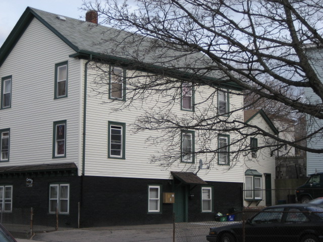 42-44 Crossman St in Central Falls, RI - Building Photo