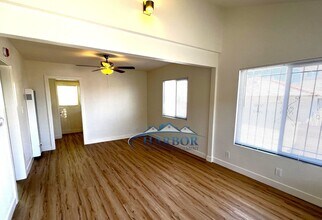 1072 W 21st St in Los Angeles, CA - Building Photo - Building Photo