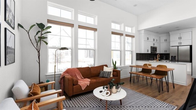 property at 2913 Chennault St