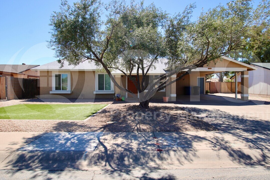 517 W Highland St in Chandler, AZ - Building Photo