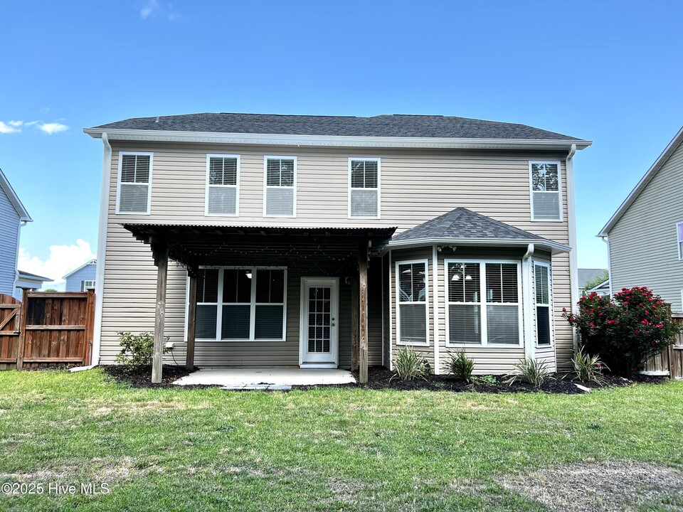 1200 S Brook Rd in Leland, NC - Building Photo