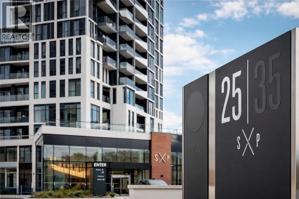 25 Wellington St S in Kitchener, ON - Building Photo