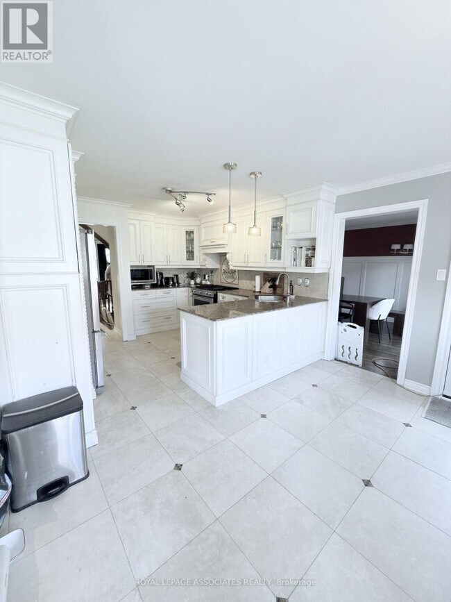17 Leeward Dr in Brampton, ON - Building Photo - Building Photo