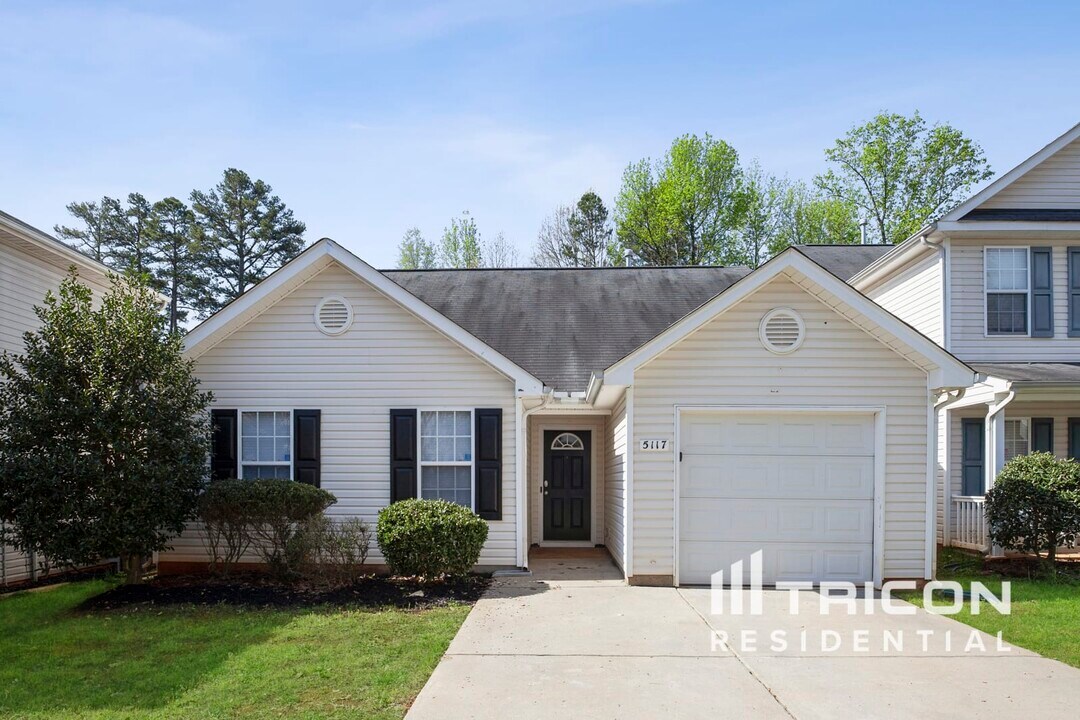 5117 Magnasco Ln in Charlotte, NC - Building Photo