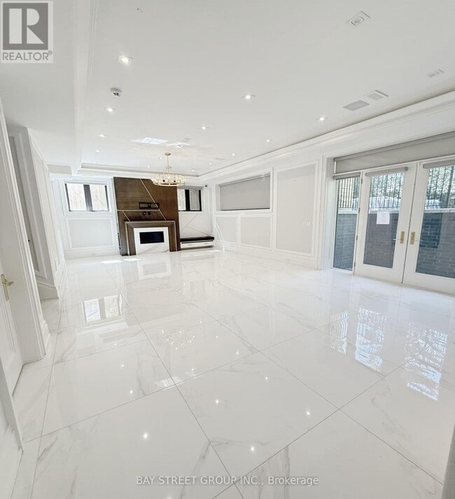 property at 172 Maplehurst Ave