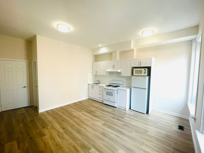 227 Spadina Av in Toronto, ON - Building Photo - Building Photo