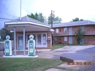 328 S Tyler St in Gladewater, TX - Foto de edificio