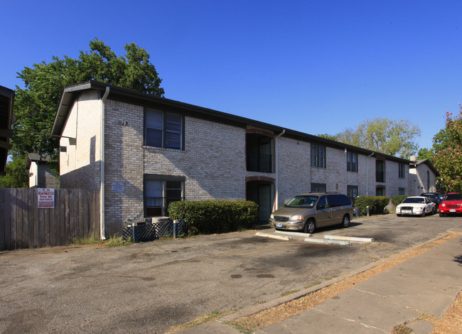 Serena Park Apartments in Austin, TX - Foto de edificio - Building Photo