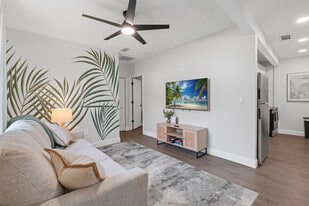 138 1/2 Oneida St in St. Augustine, FL - Building Photo