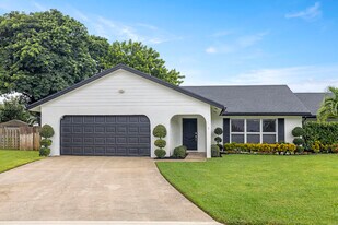 1145 Hickory Trail in Wellington, FL - Building Photo