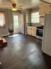 237 Ives Rd in East Greenwich, RI - Building Photo - Building Photo