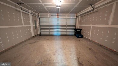 13222 Lake Waterview Wy in Herndon, VA - Building Photo - Building Photo