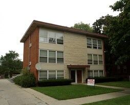 4740 Washington St in Skokie, IL - Building Photo